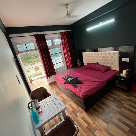 Shanti Cafe & Hostels カソル エクステリア 写真