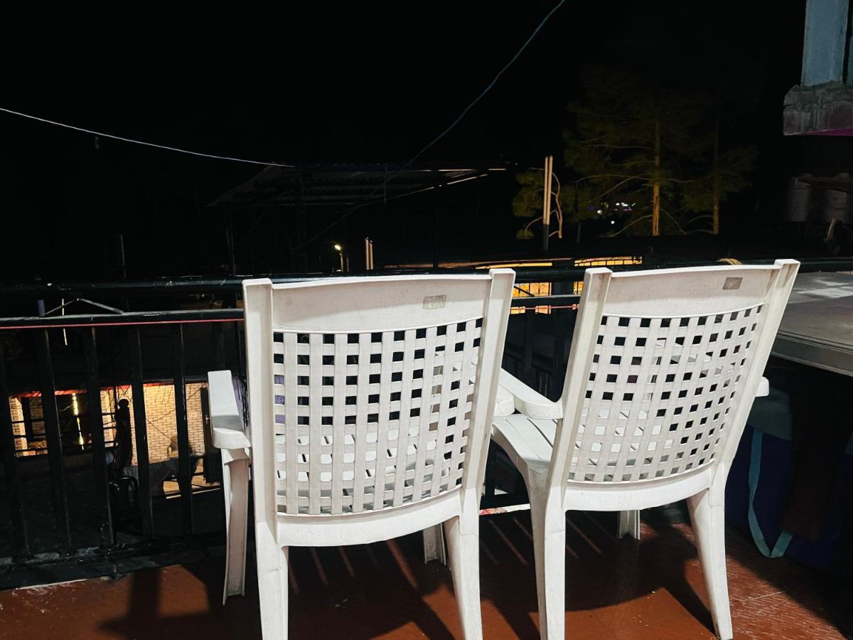 Shanti Cafe & Hostels カソル エクステリア 写真