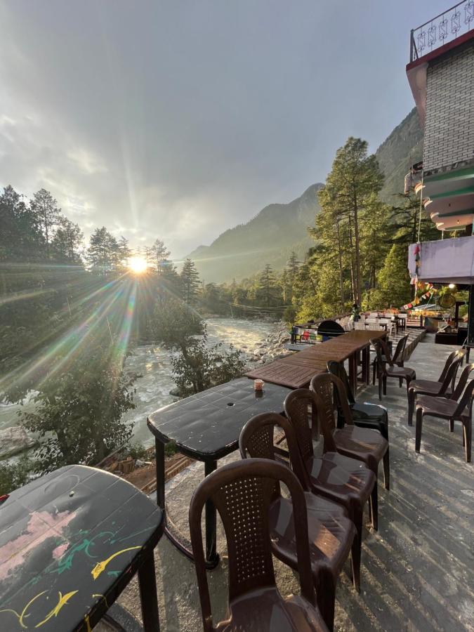 Shanti Cafe & Hostels カソル エクステリア 写真