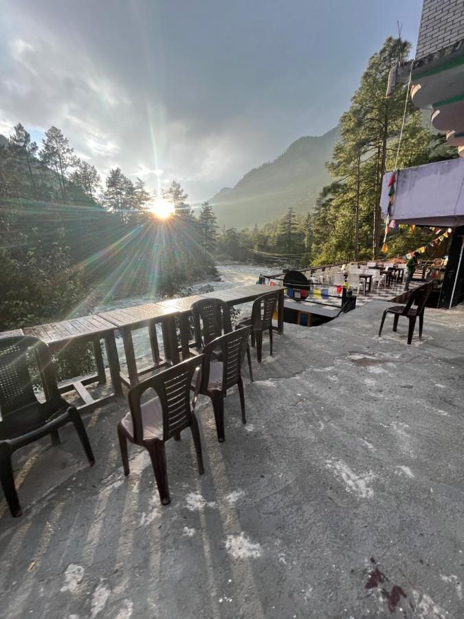 Shanti Cafe & Hostels カソル エクステリア 写真