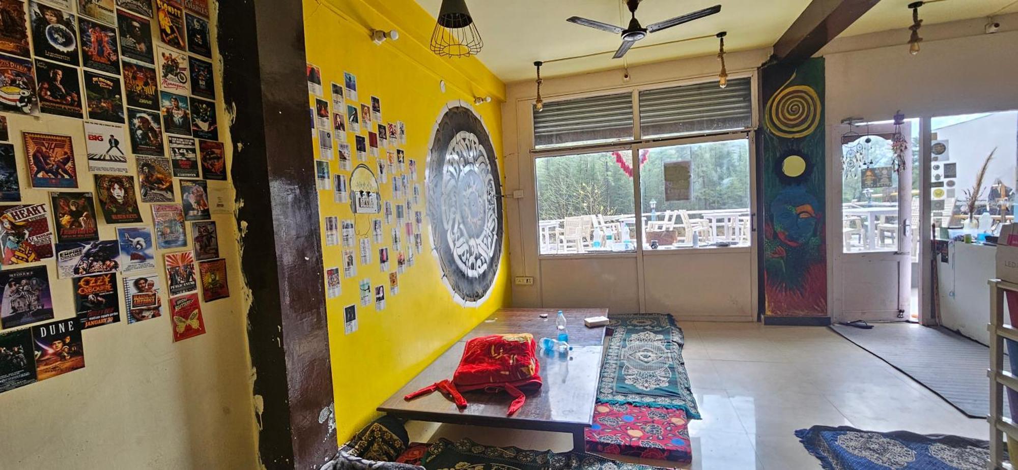 Shanti Cafe & Hostels カソル エクステリア 写真