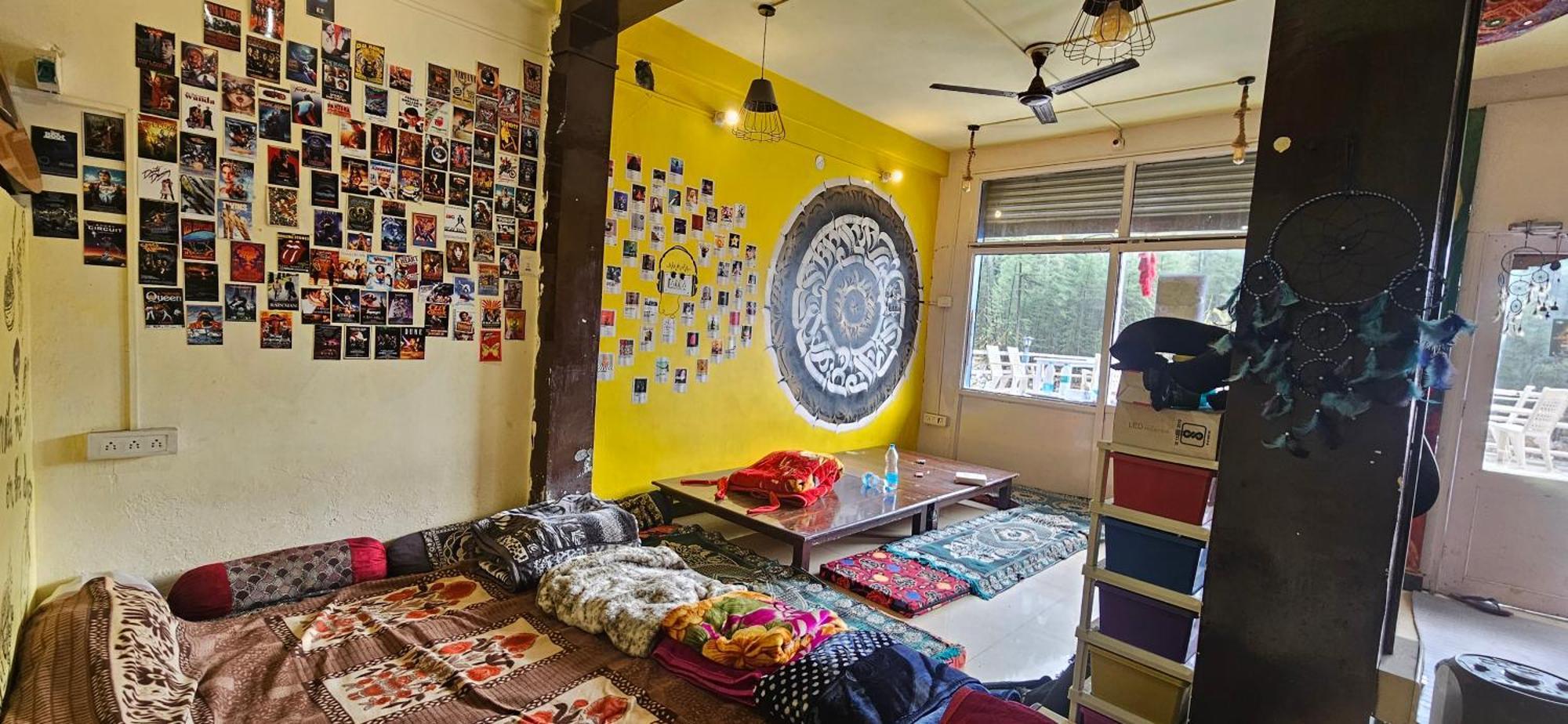 Shanti Cafe & Hostels カソル エクステリア 写真